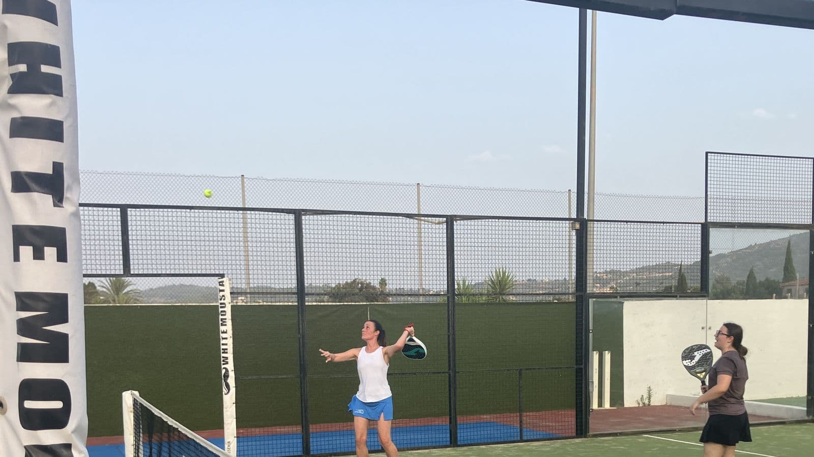 padel gabriella en pamela in actie zomertoernooi 2026
