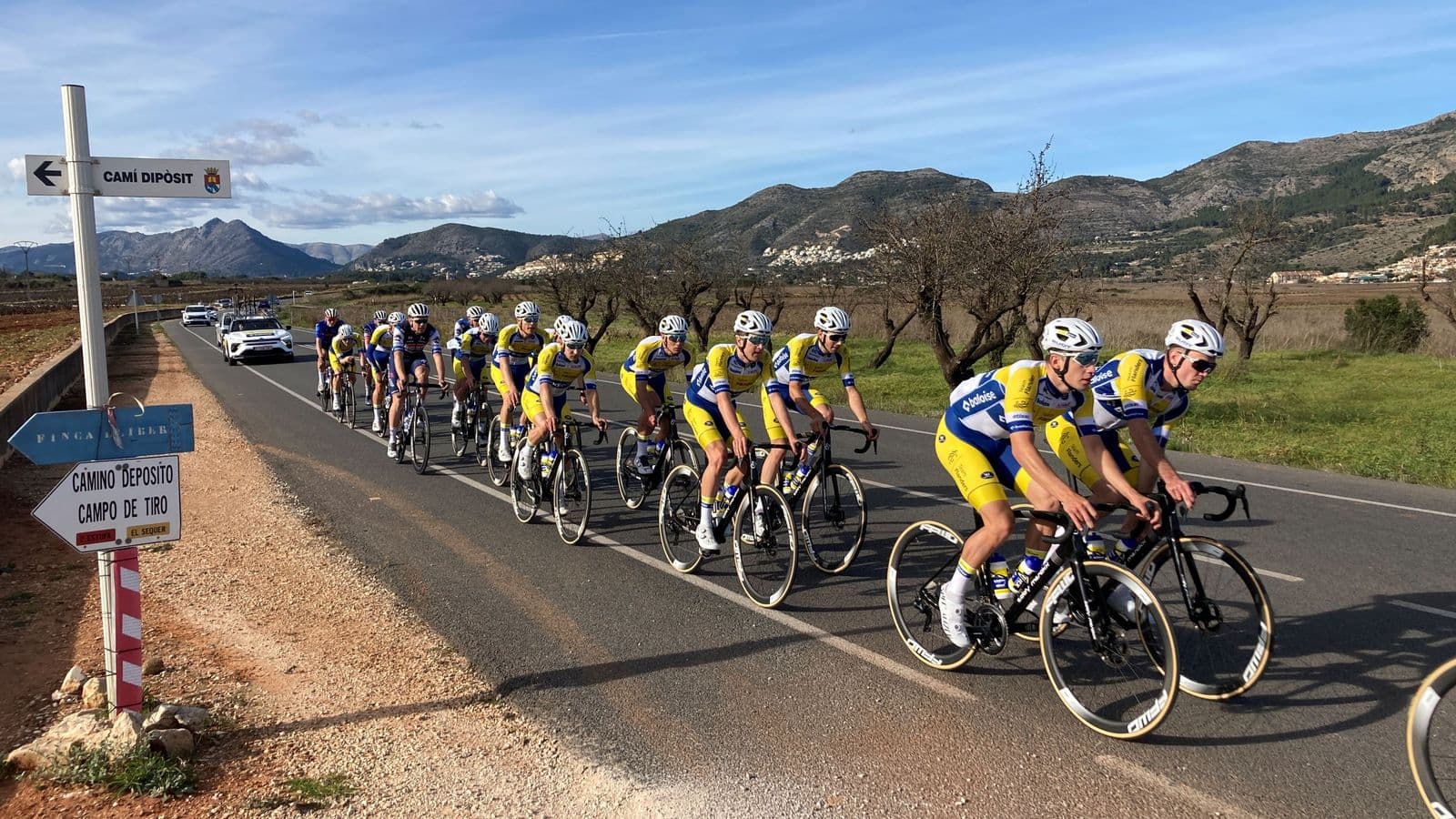 profwielrenners trainen hier voor de vuelta tour de france en giro d'italia