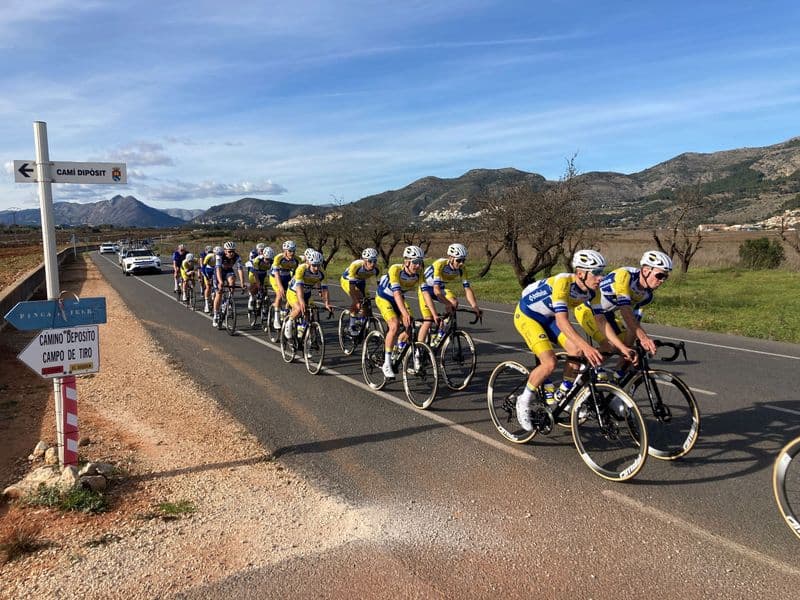 profwielrenners trainen hier voor de vuelta tour de france en giro d'italia